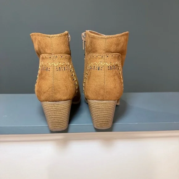 Qupid Brown Embroidered Faux Suede Boho Block Heel Ankle Boots Size 7 - Picture 6 of 13